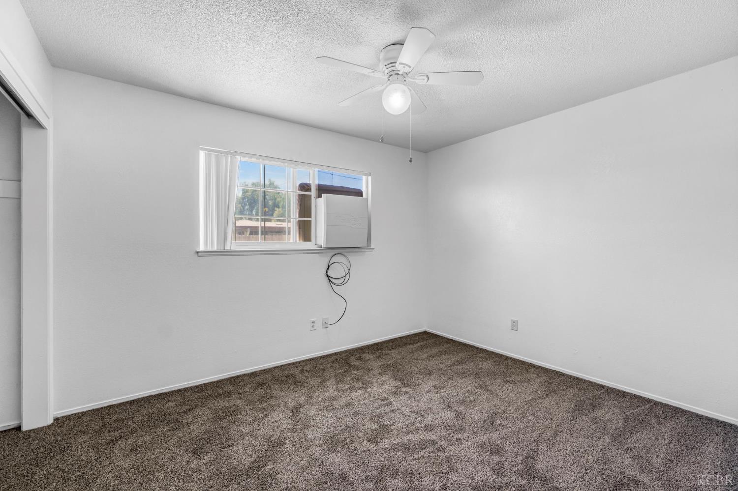 2021 Fairmont Dr, Hanford, CA 93230