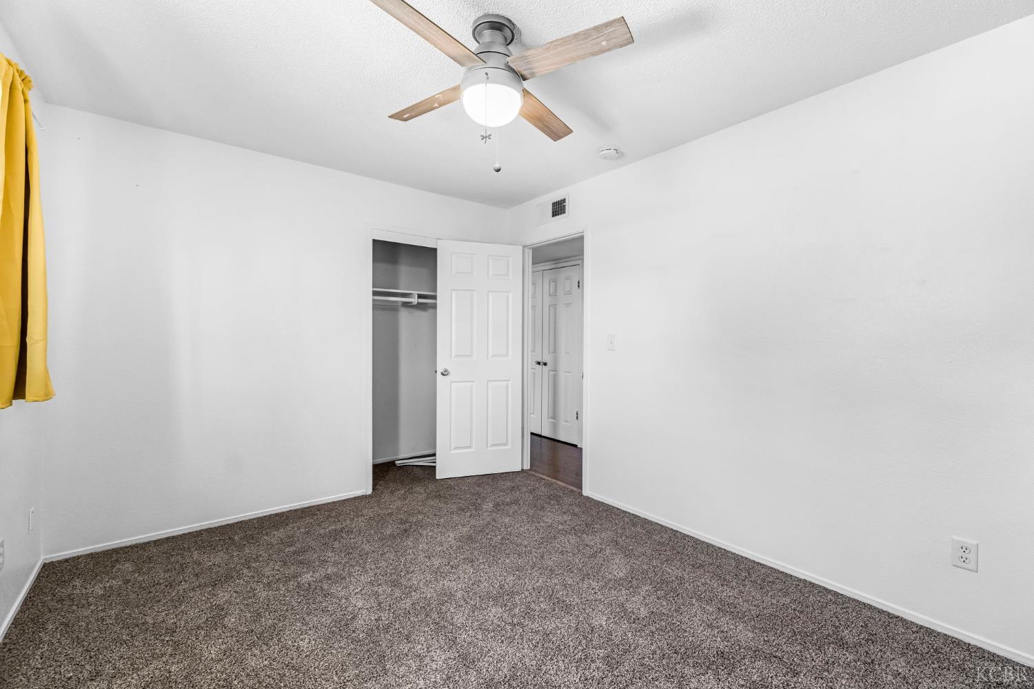 2021 Fairmont Dr, Hanford, CA 93230