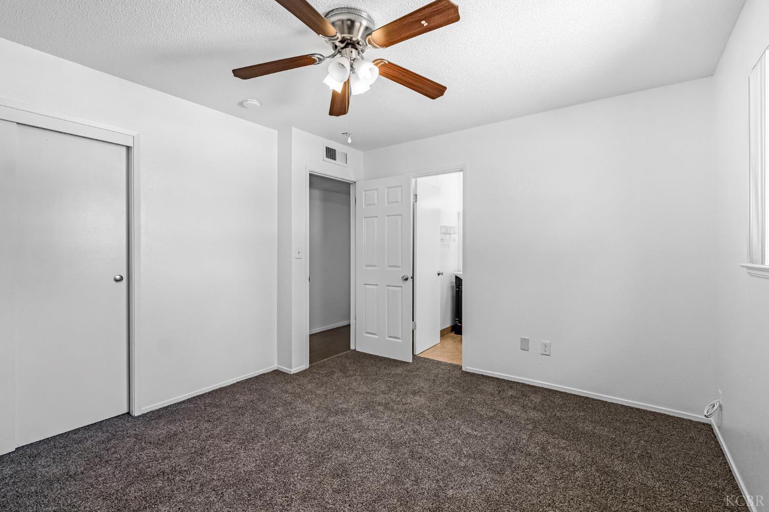 2021 Fairmont Dr, Hanford, CA 93230