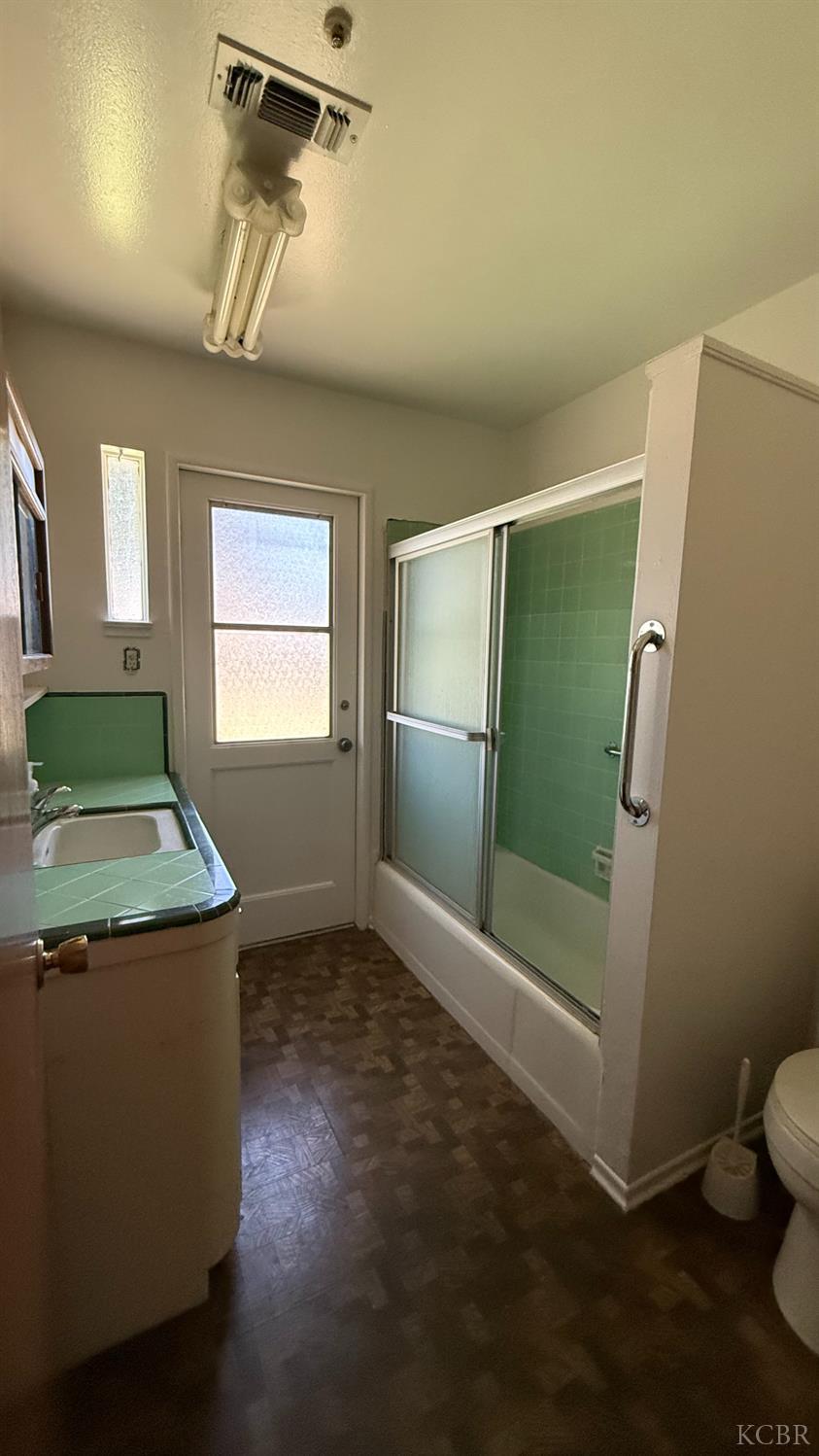 2005 N Mayfair Dr, Hanford, CA 93230
