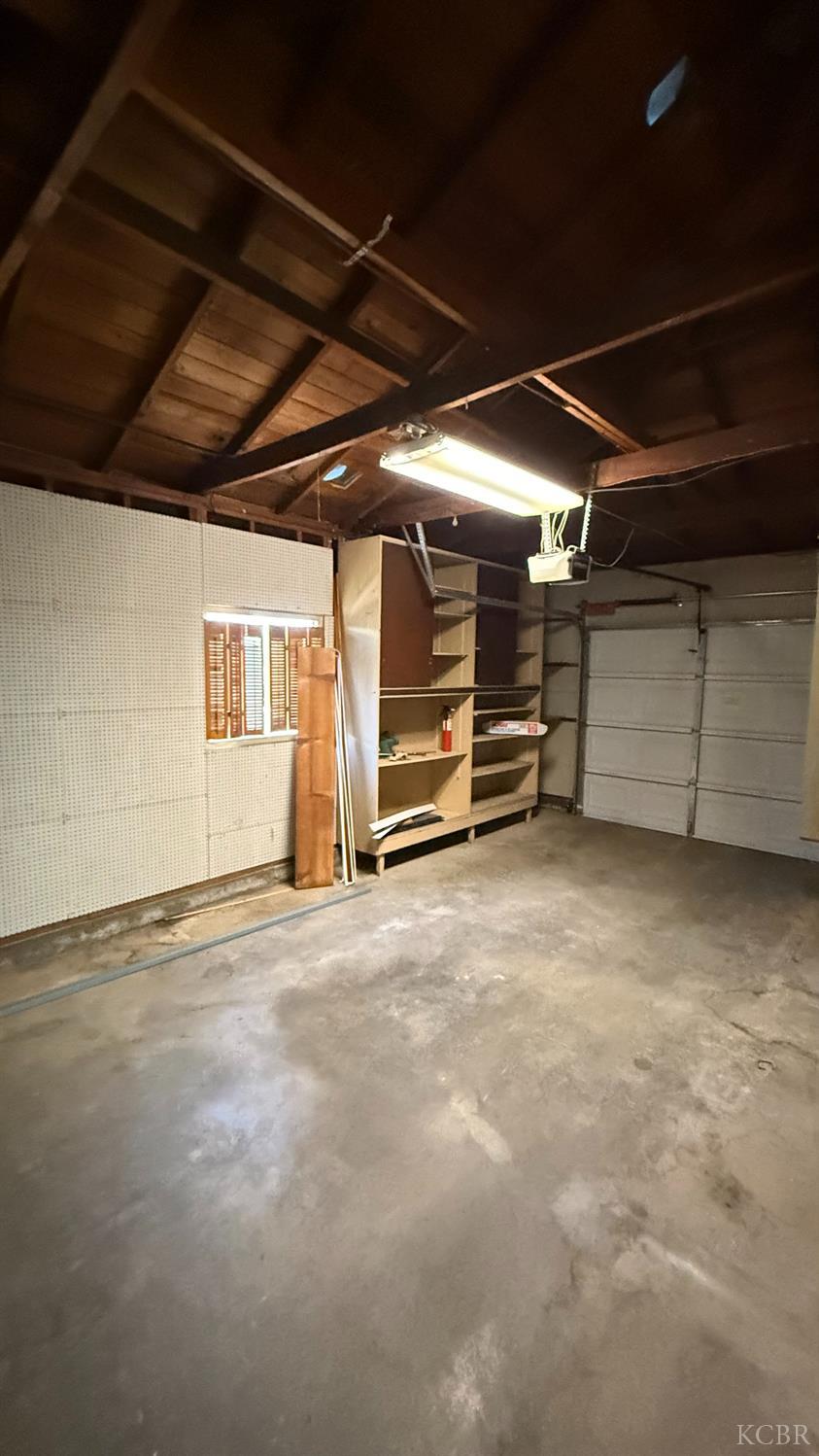 2005 N Mayfair Dr, Hanford, CA 93230
