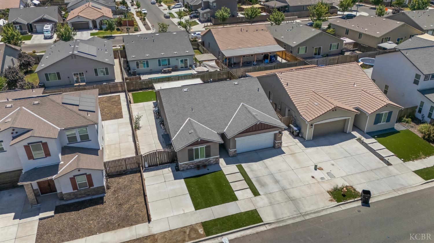 3541 E Laura Ct, Visalia, CA 93292