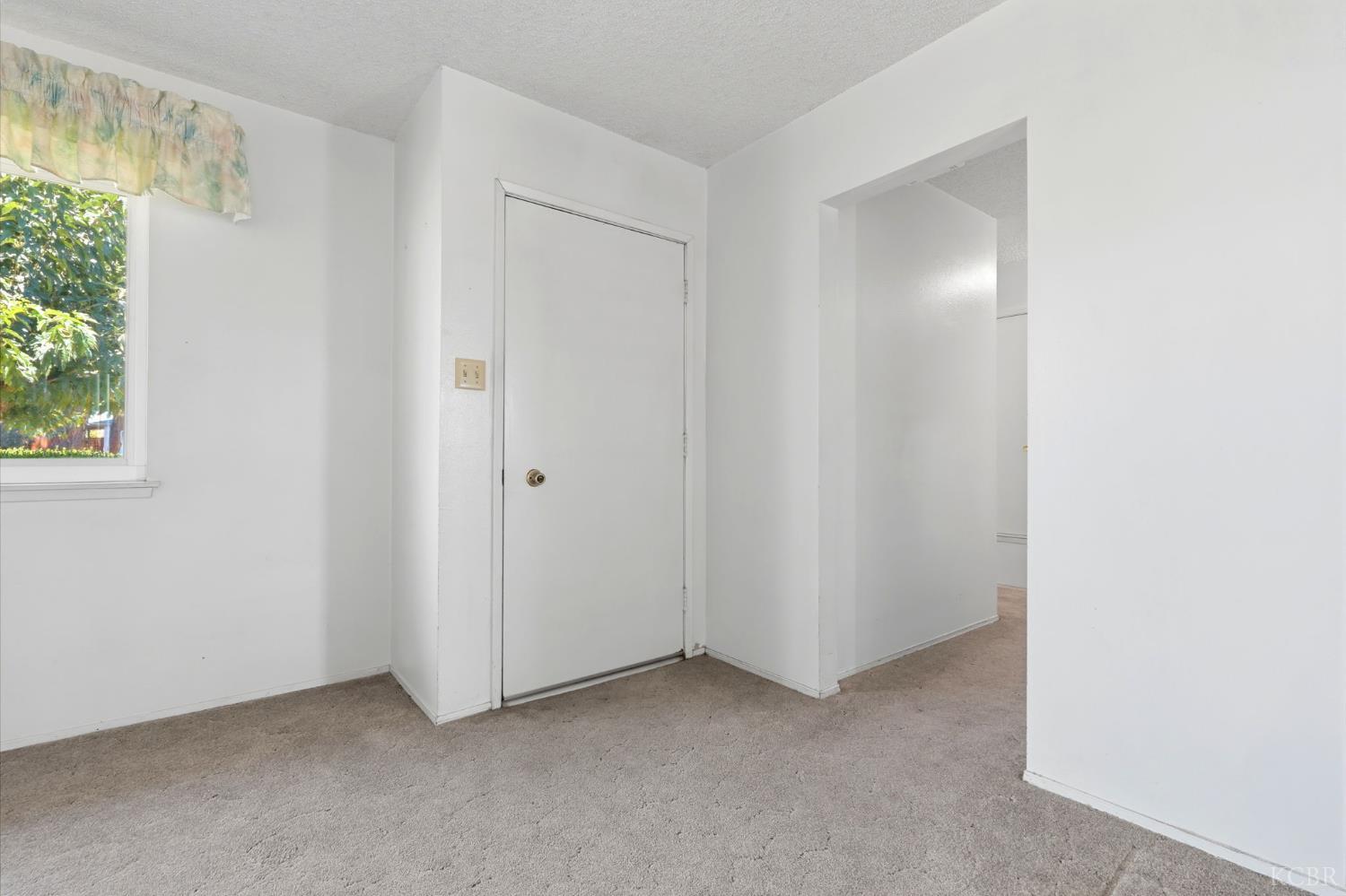 1565 Lark St, Hanford, CA 93230