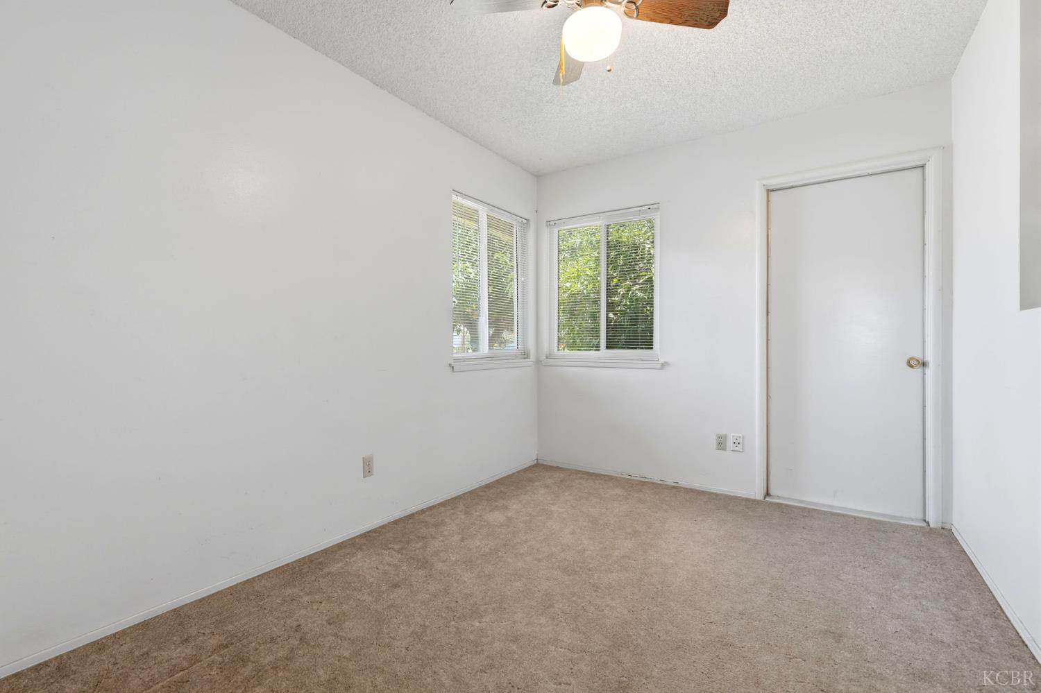 1565 Lark St, Hanford, CA 93230