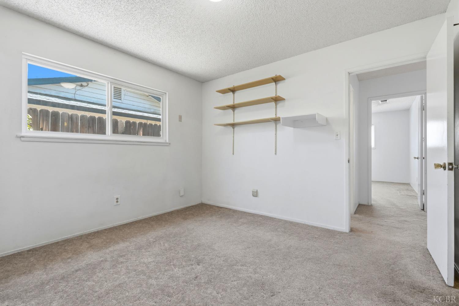 1565 Lark St, Hanford, CA 93230