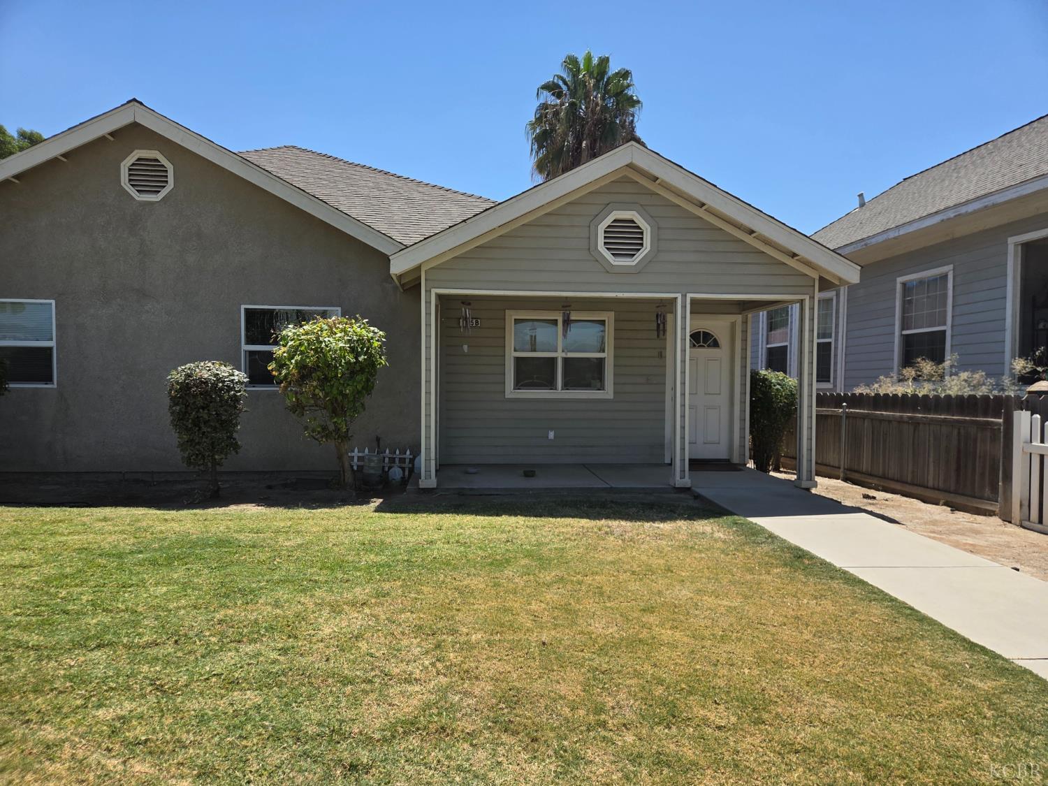 115 A & B W Elm St, Hanford, CA 93230