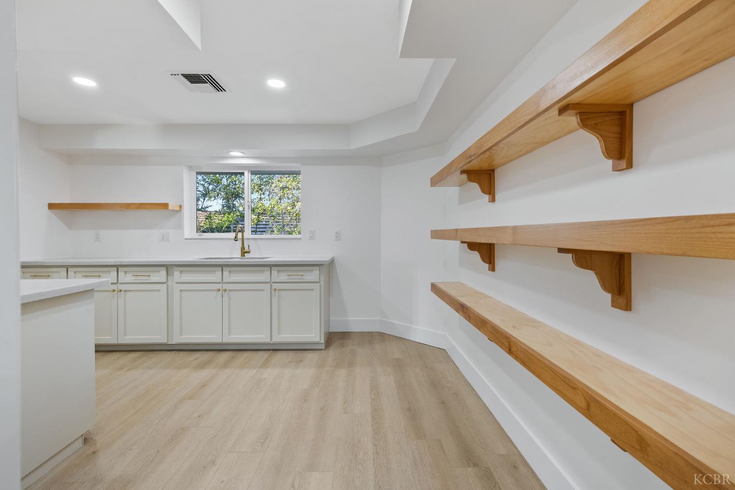 2937 Summit Cir, Bakersfield, CA 93306