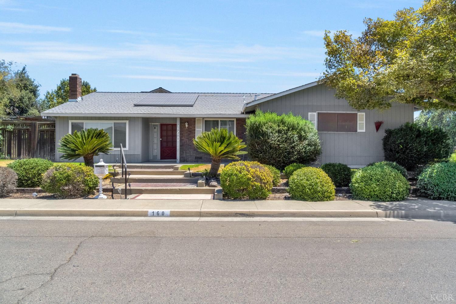 160 S Olive St S, Lemoore, CA 93245
