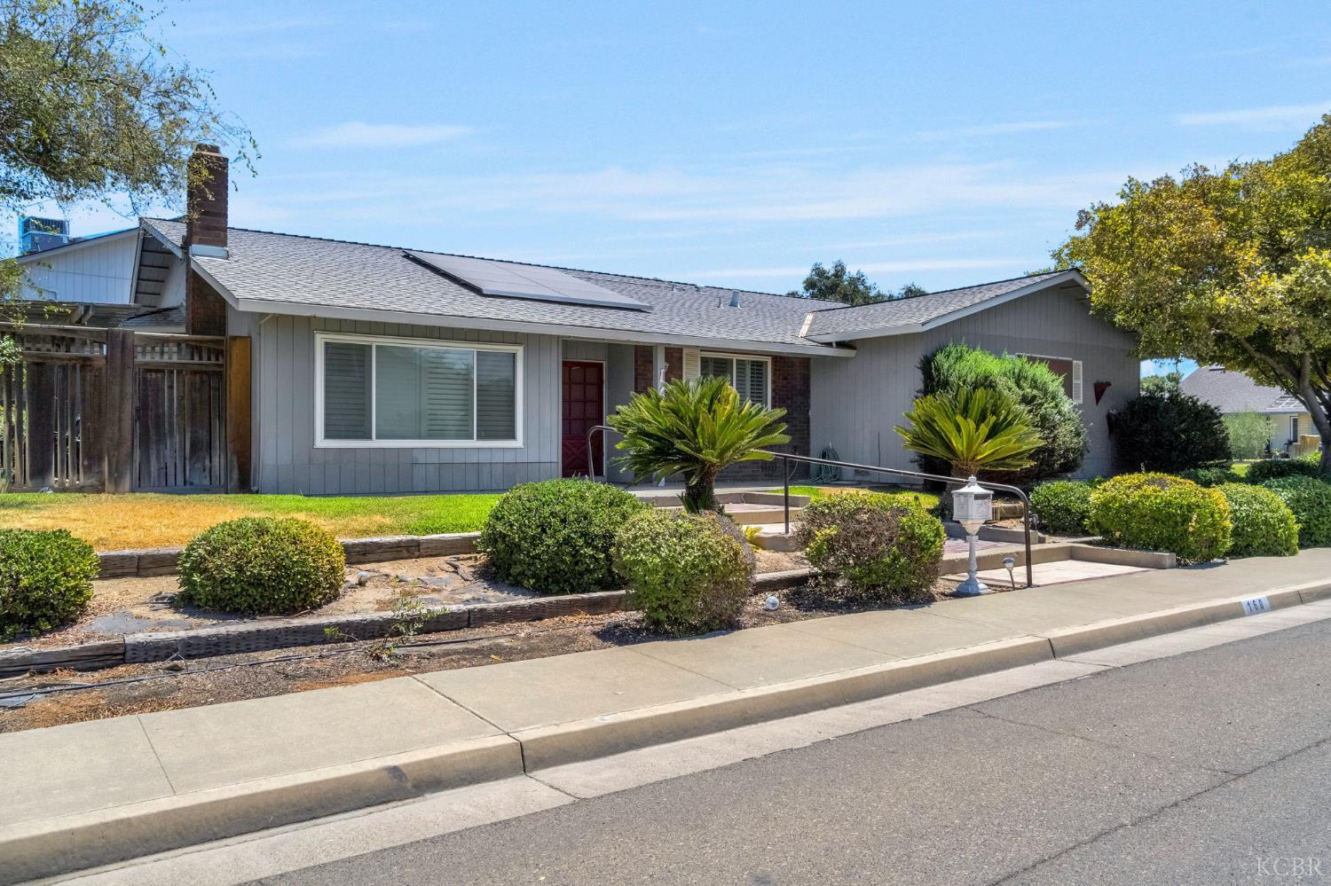 160 S Olive St S, Lemoore, CA 93245