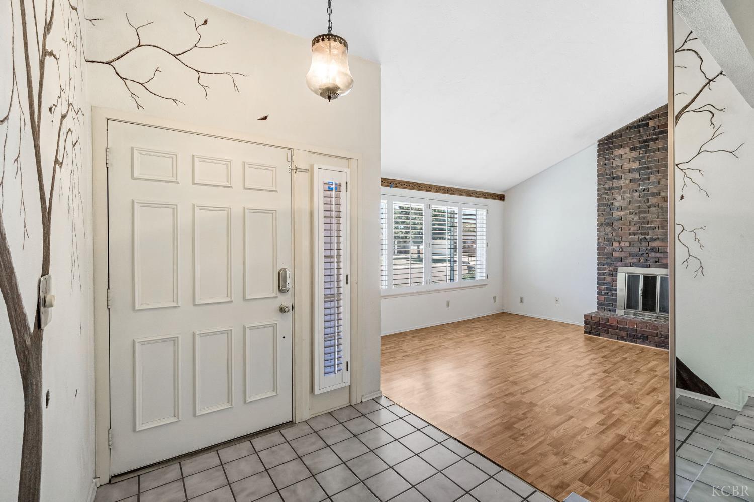 160 S Olive St S, Lemoore, CA 93245