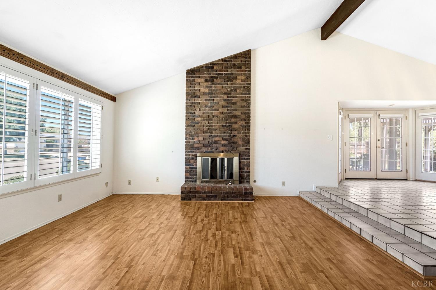160 S Olive St S, Lemoore, CA 93245
