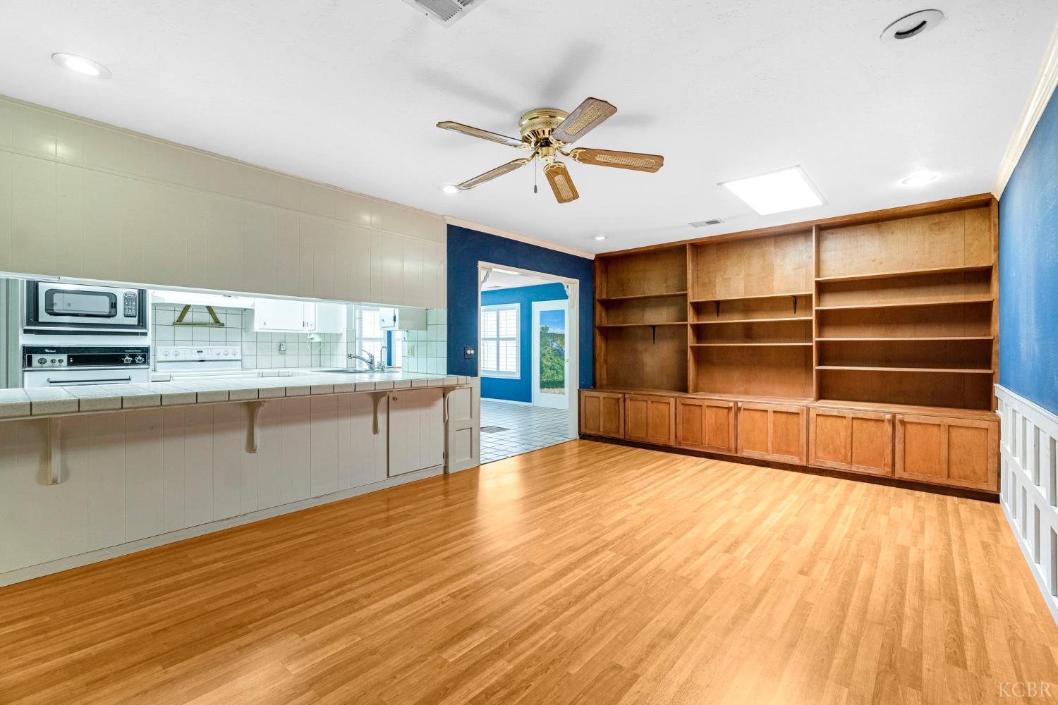 160 S Olive St S, Lemoore, CA 93245