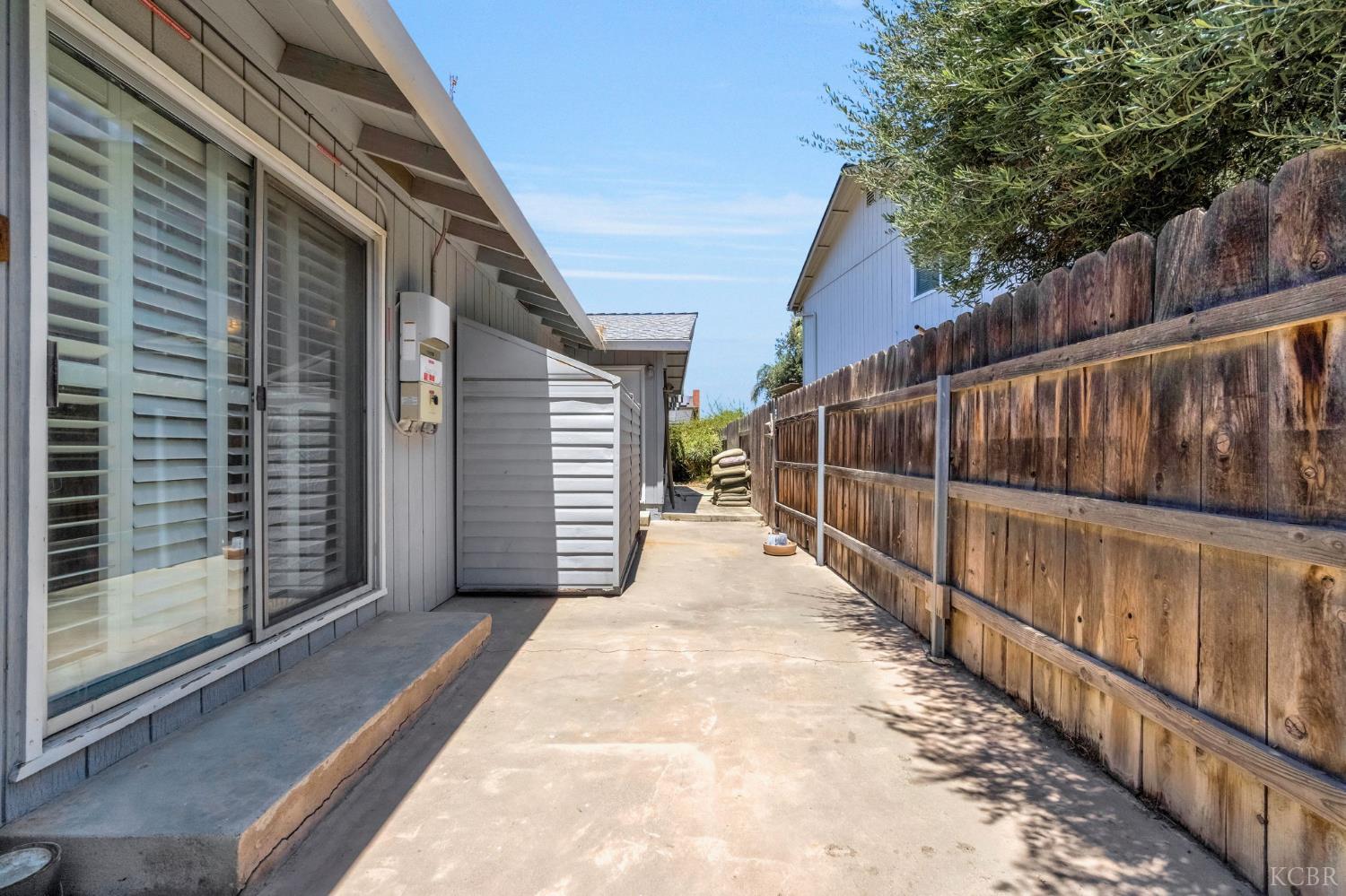 160 S Olive St S, Lemoore, CA 93245