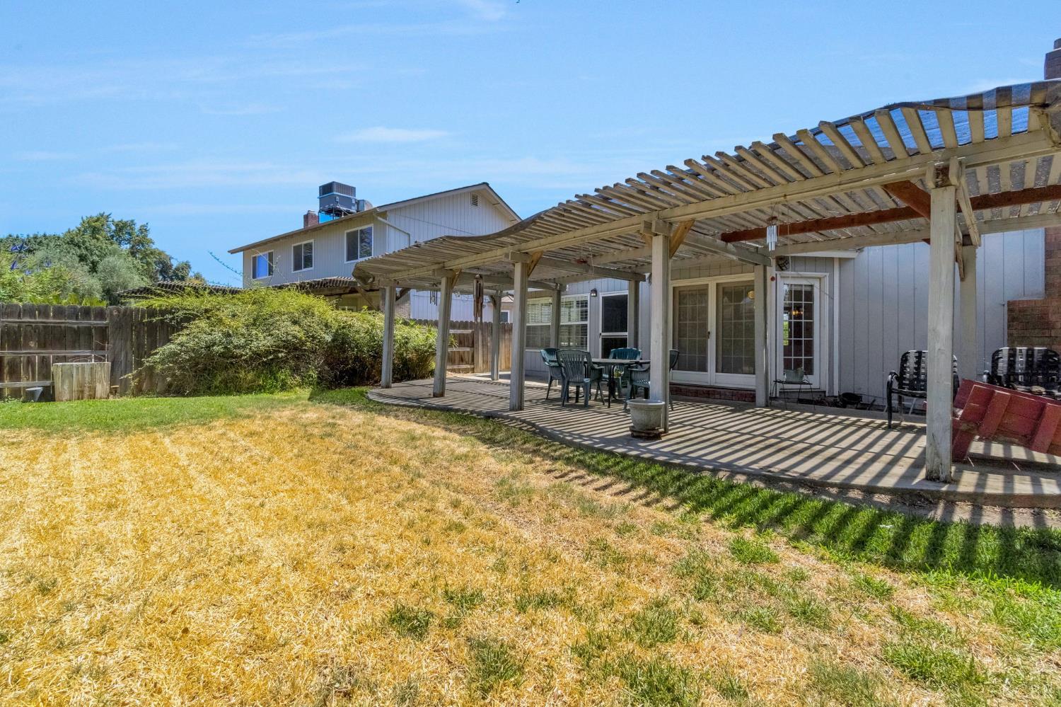 160 S Olive St S, Lemoore, CA 93245