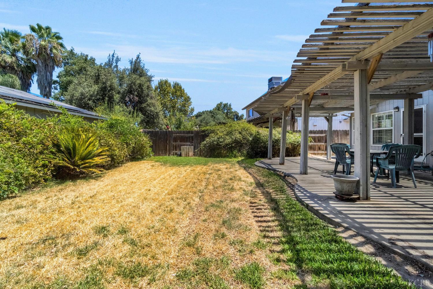 160 S Olive St S, Lemoore, CA 93245