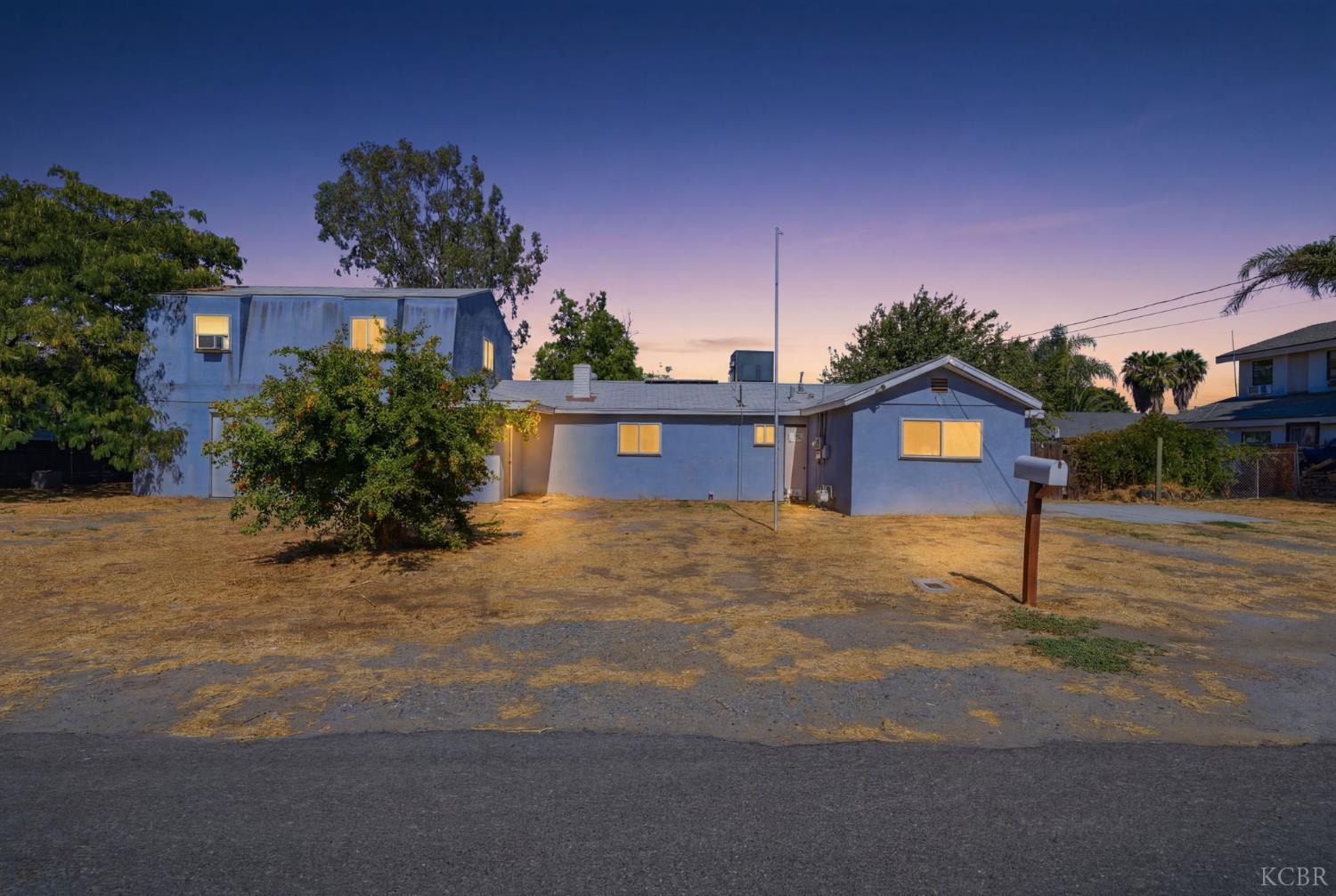 749 S 11th 1/2 Ave, Hanford, CA 93230