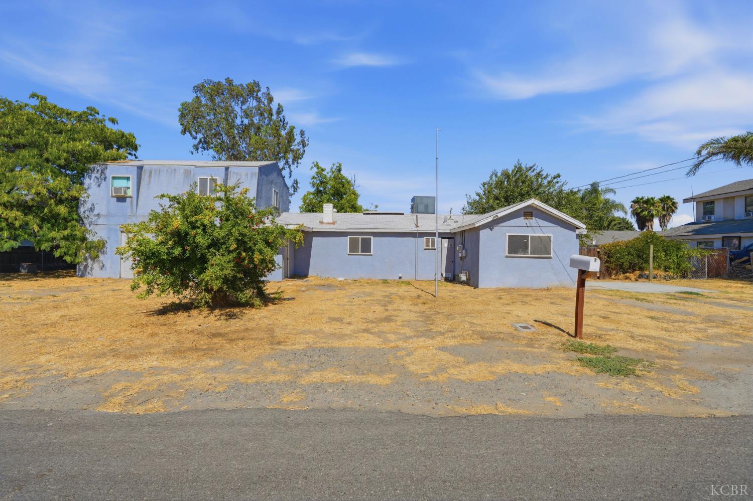 749 S 11th 1/2 Ave, Hanford, CA 93230