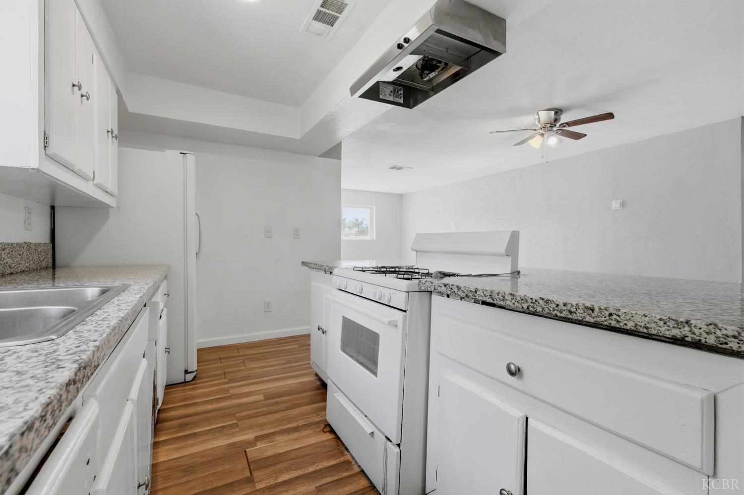 749 S 11th 1/2 Ave, Hanford, CA 93230