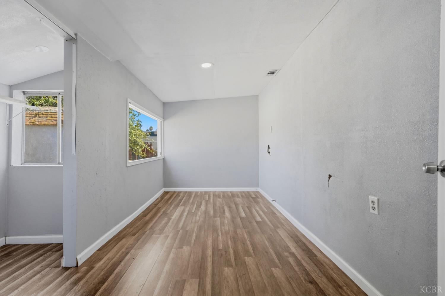 749 S 11th 1/2 Ave, Hanford, CA 93230