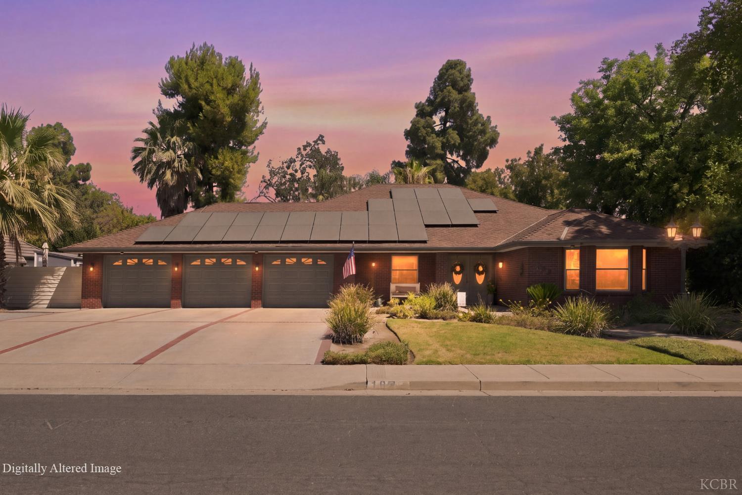102 W Solar Dr, Hanford, CA 93230