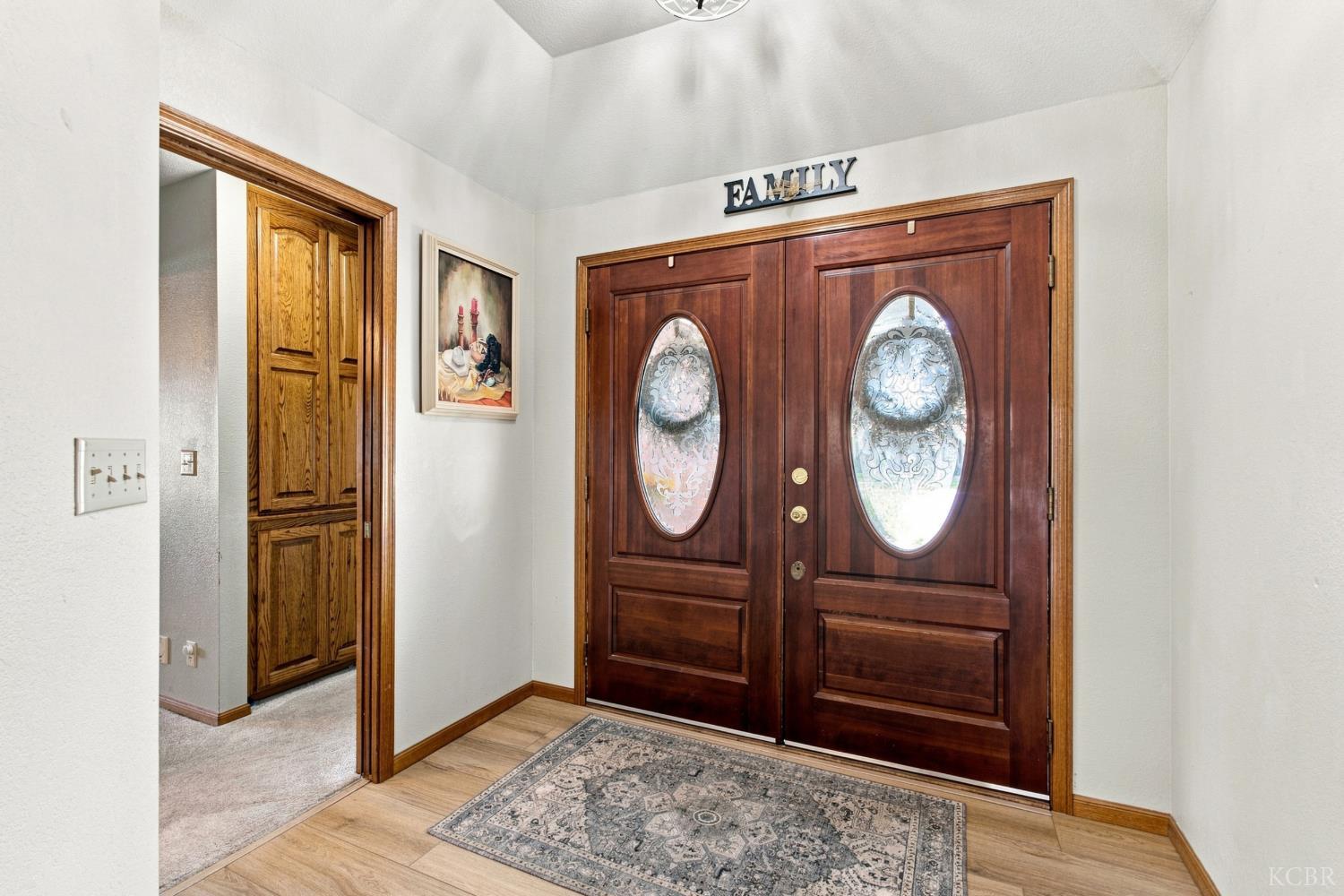 102 W Solar Dr, Hanford, CA 93230