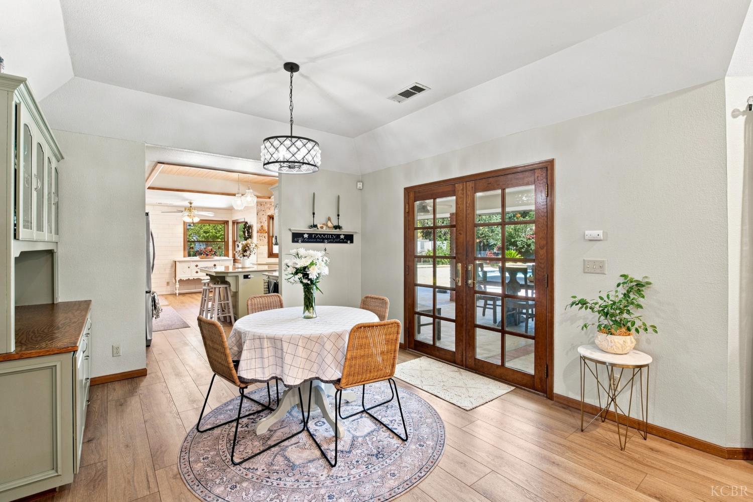 102 W Solar Dr, Hanford, CA 93230
