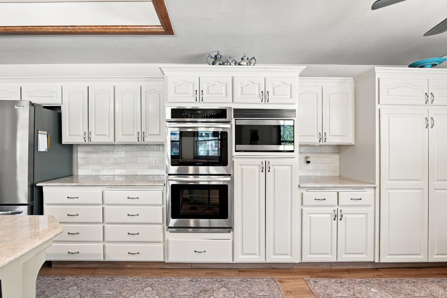 102 W Solar Dr, Hanford, CA 93230