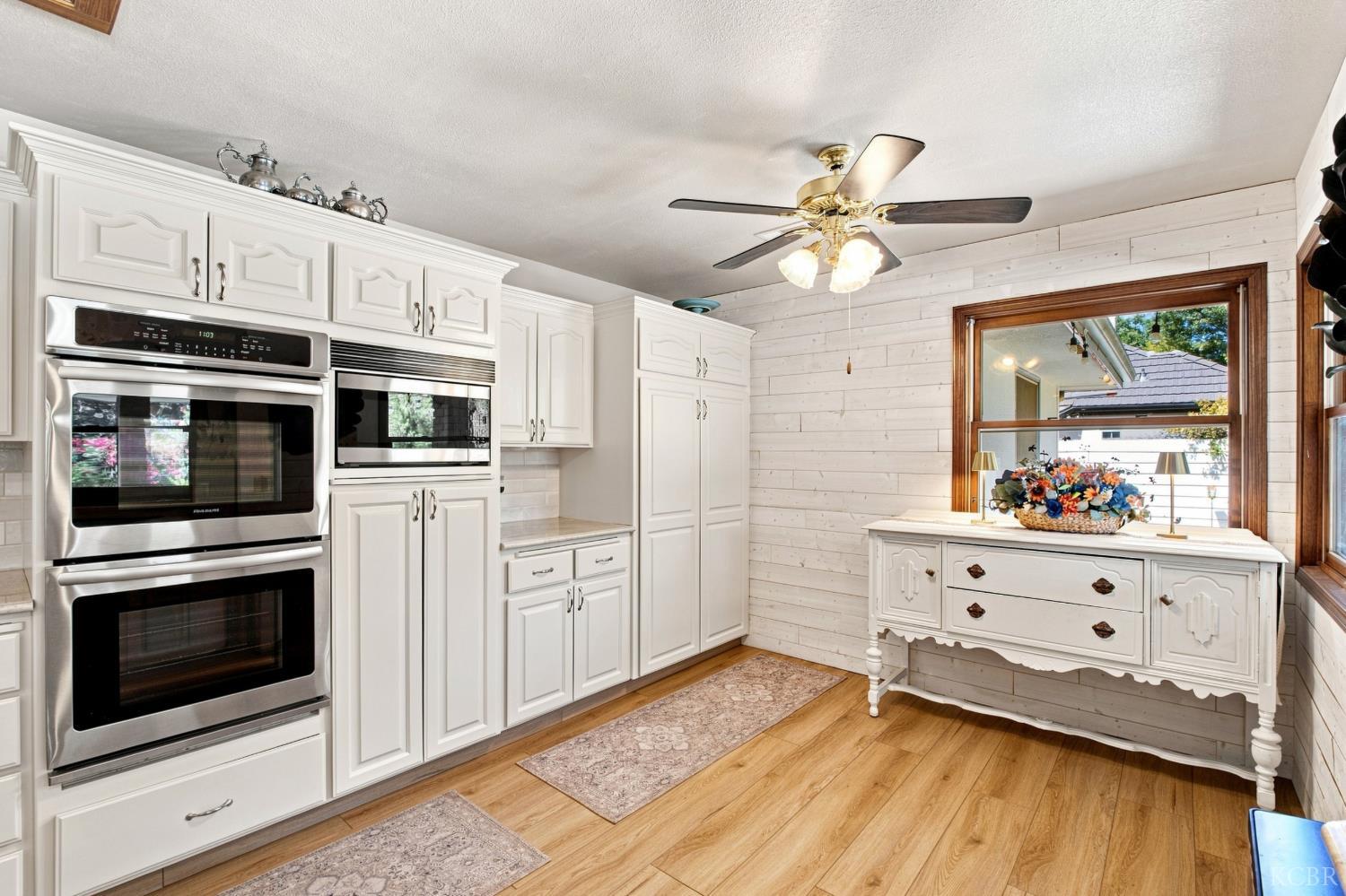102 W Solar Dr, Hanford, CA 93230