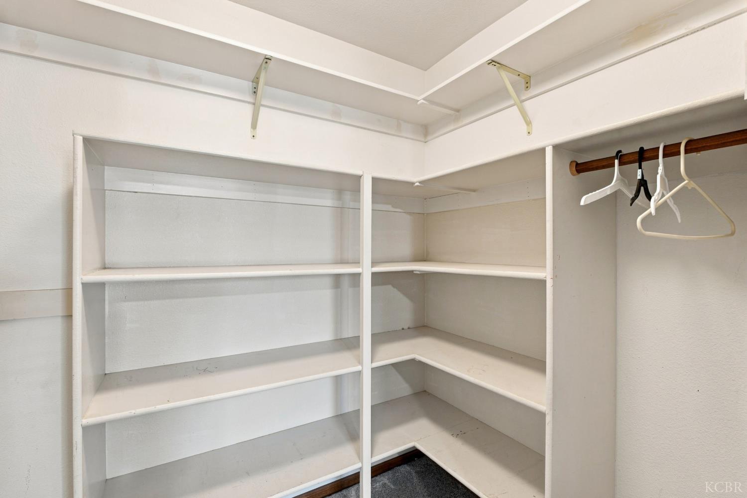102 W Solar Dr, Hanford, CA 93230