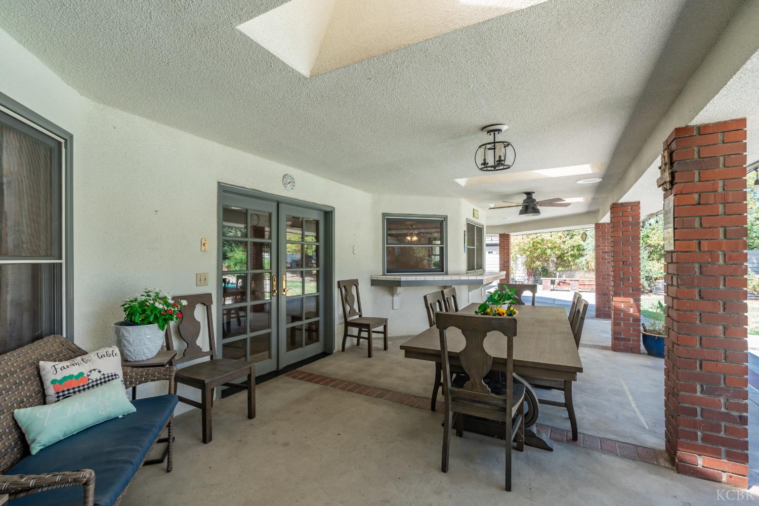 102 W Solar Dr, Hanford, CA 93230