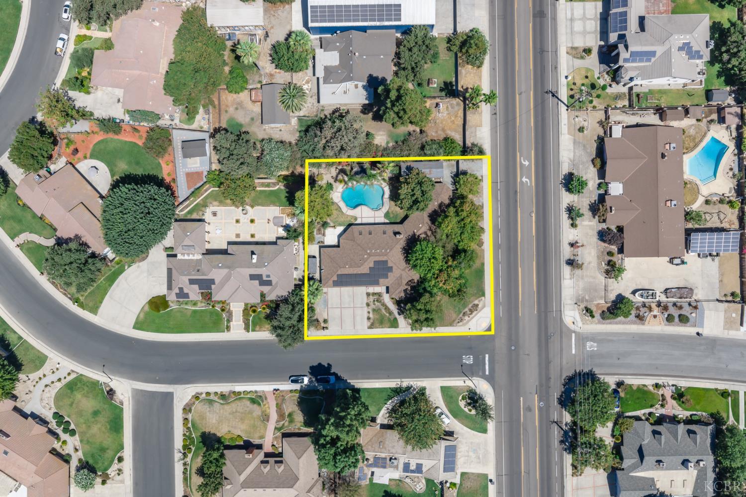 102 W Solar Dr, Hanford, CA 93230