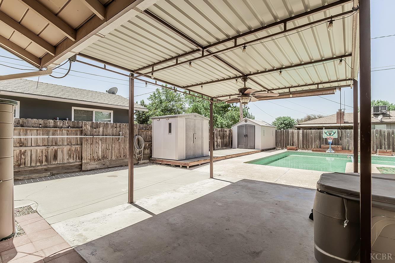 2014 N Kensington Way, Hanford, CA 93230