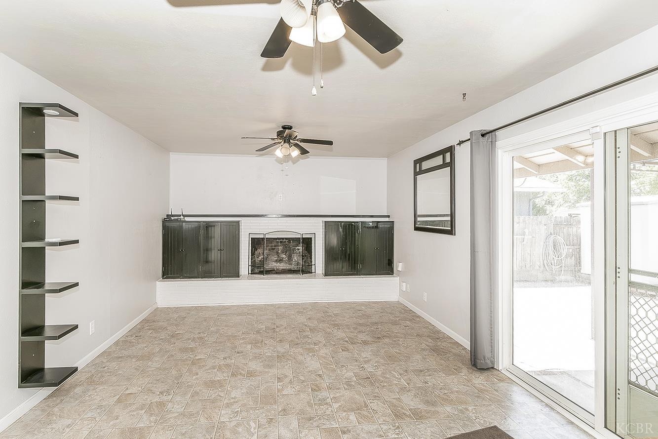 2014 N Kensington Way, Hanford, CA 93230