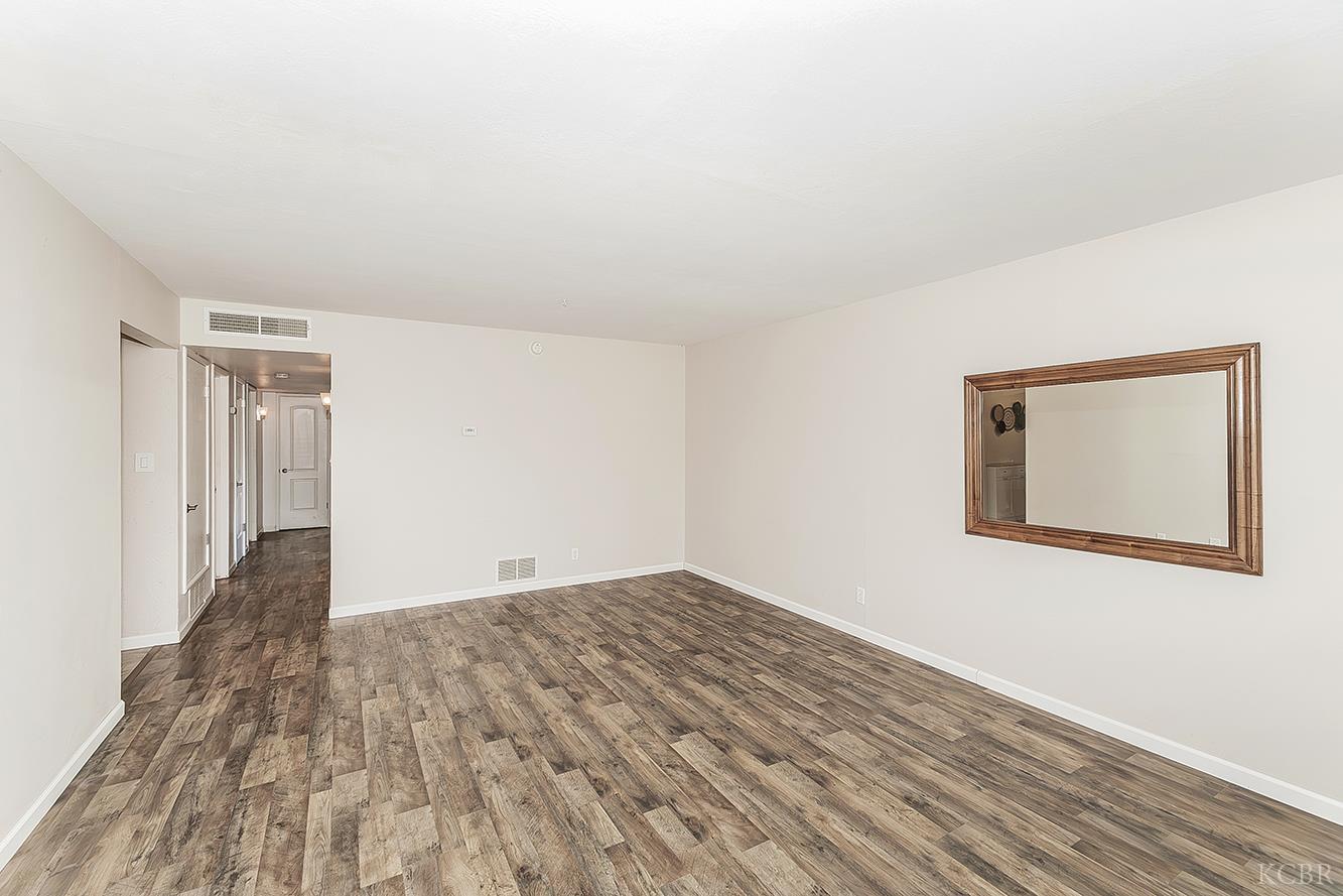 2014 N Kensington Way, Hanford, CA 93230