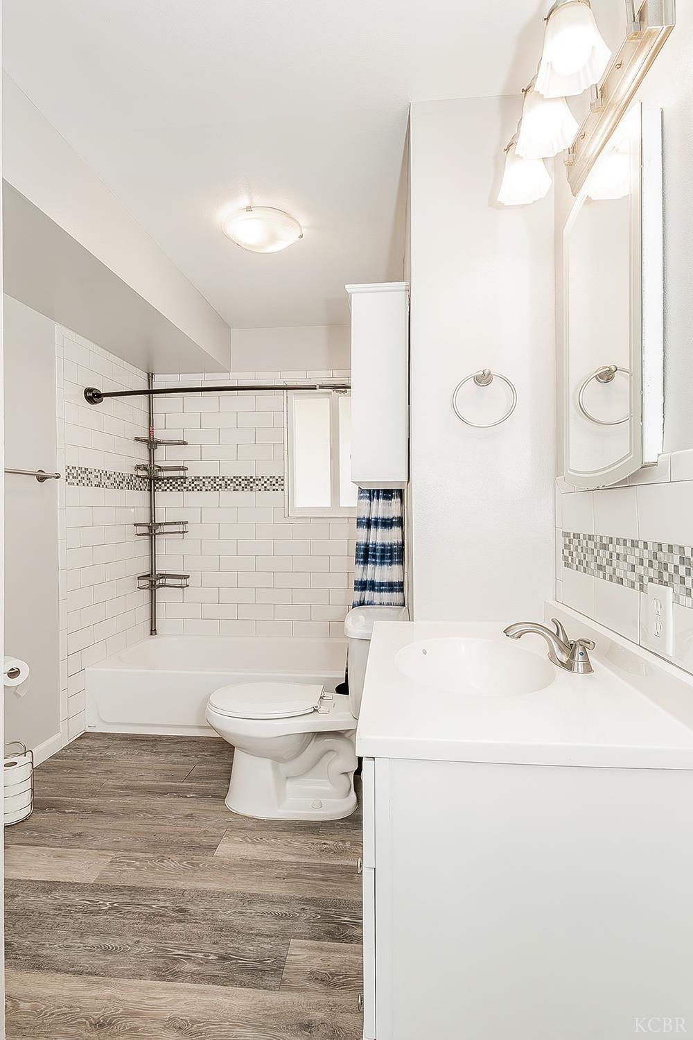 2014 N Kensington Way, Hanford, CA 93230
