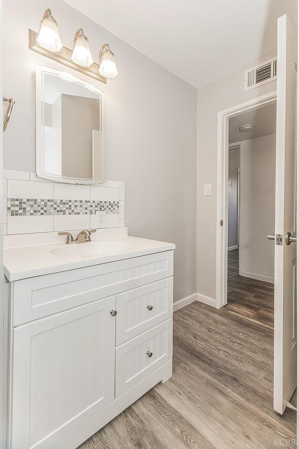 2014 N Kensington Way, Hanford, CA 93230