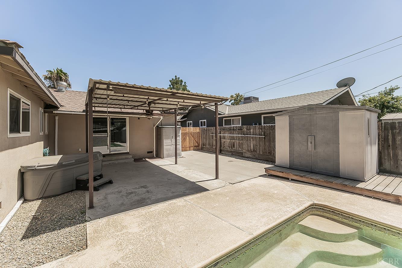 2014 N Kensington Way, Hanford, CA 93230