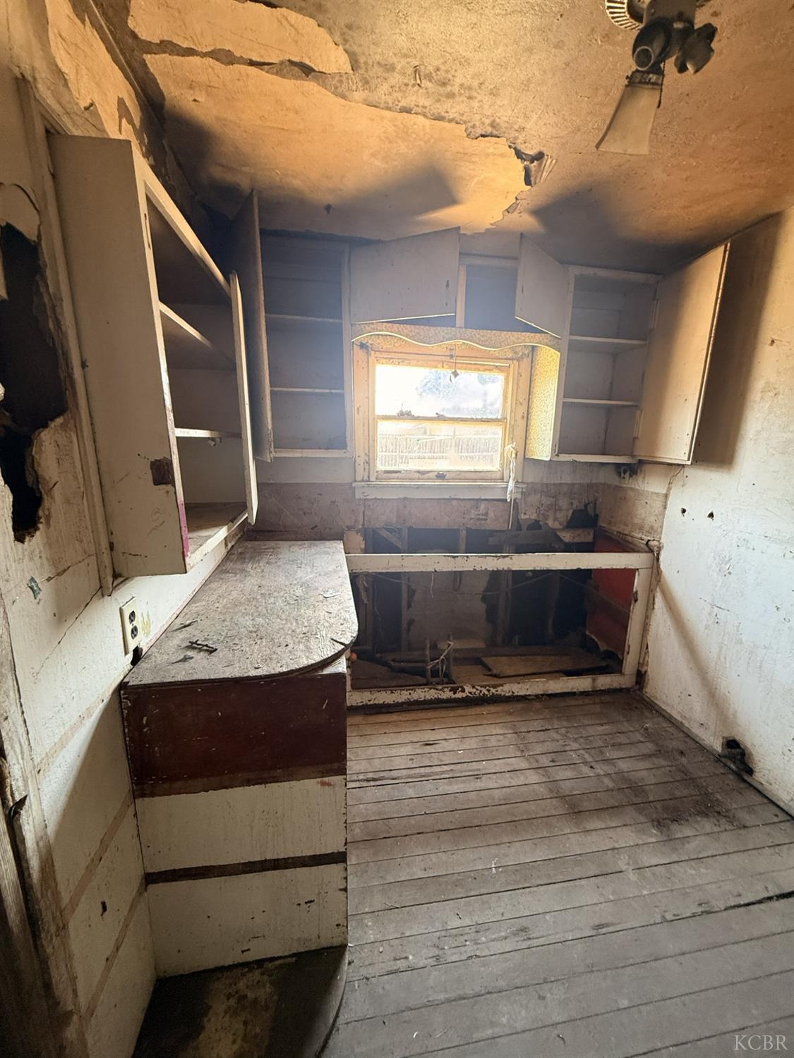 14055 Walnut, Armona, CA 93202