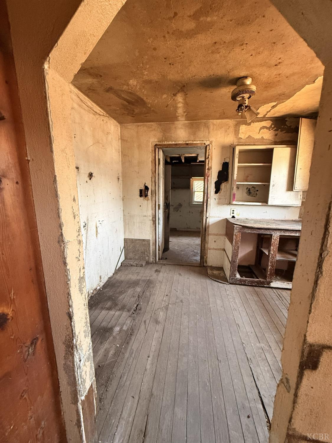 14055 Walnut, Armona, CA 93202