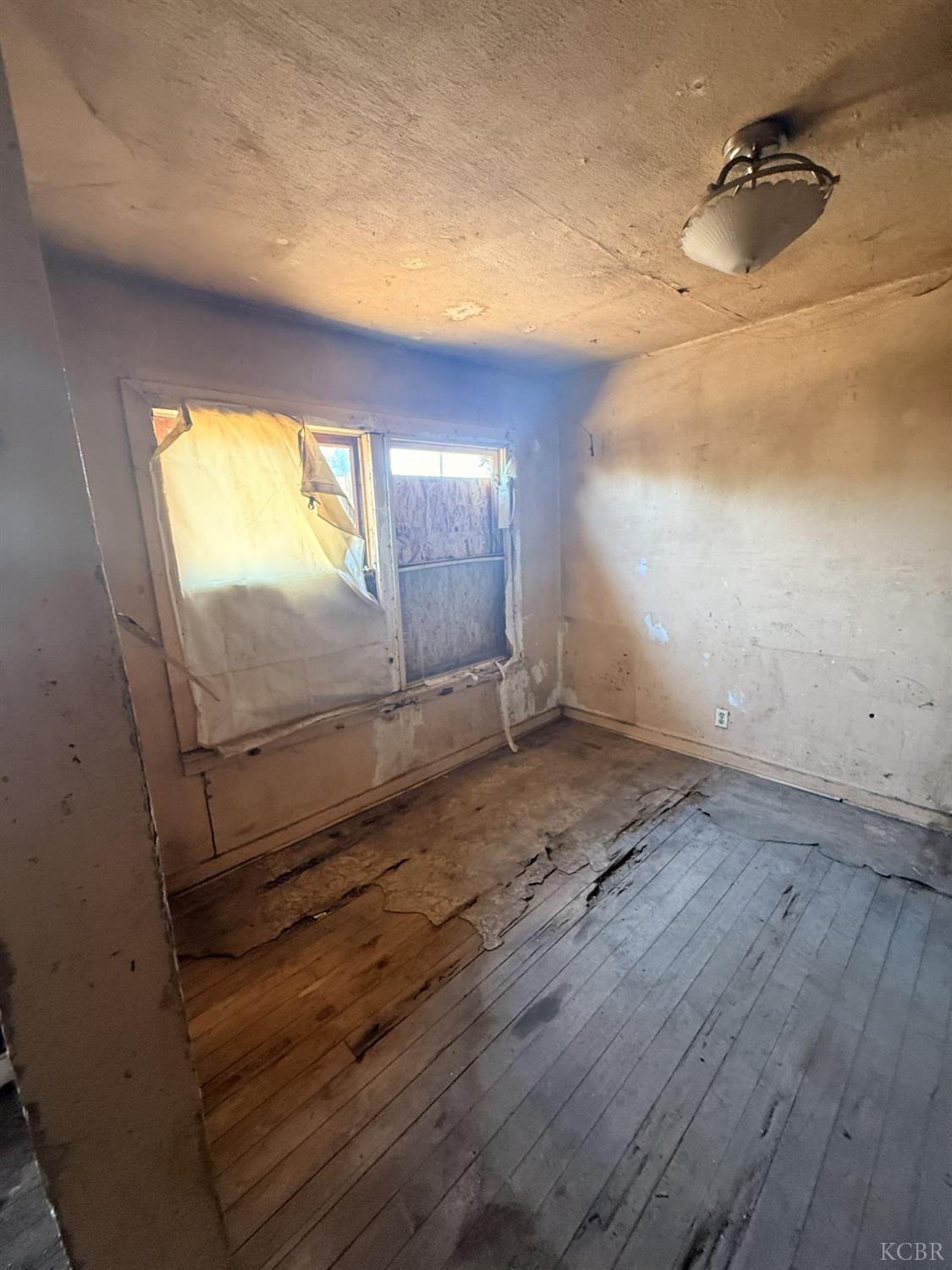 14055 Walnut, Armona, CA 93202