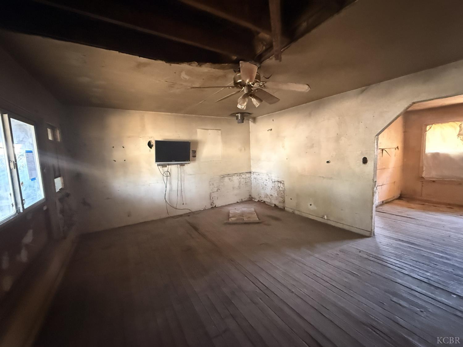 14055 Walnut, Armona, CA 93202