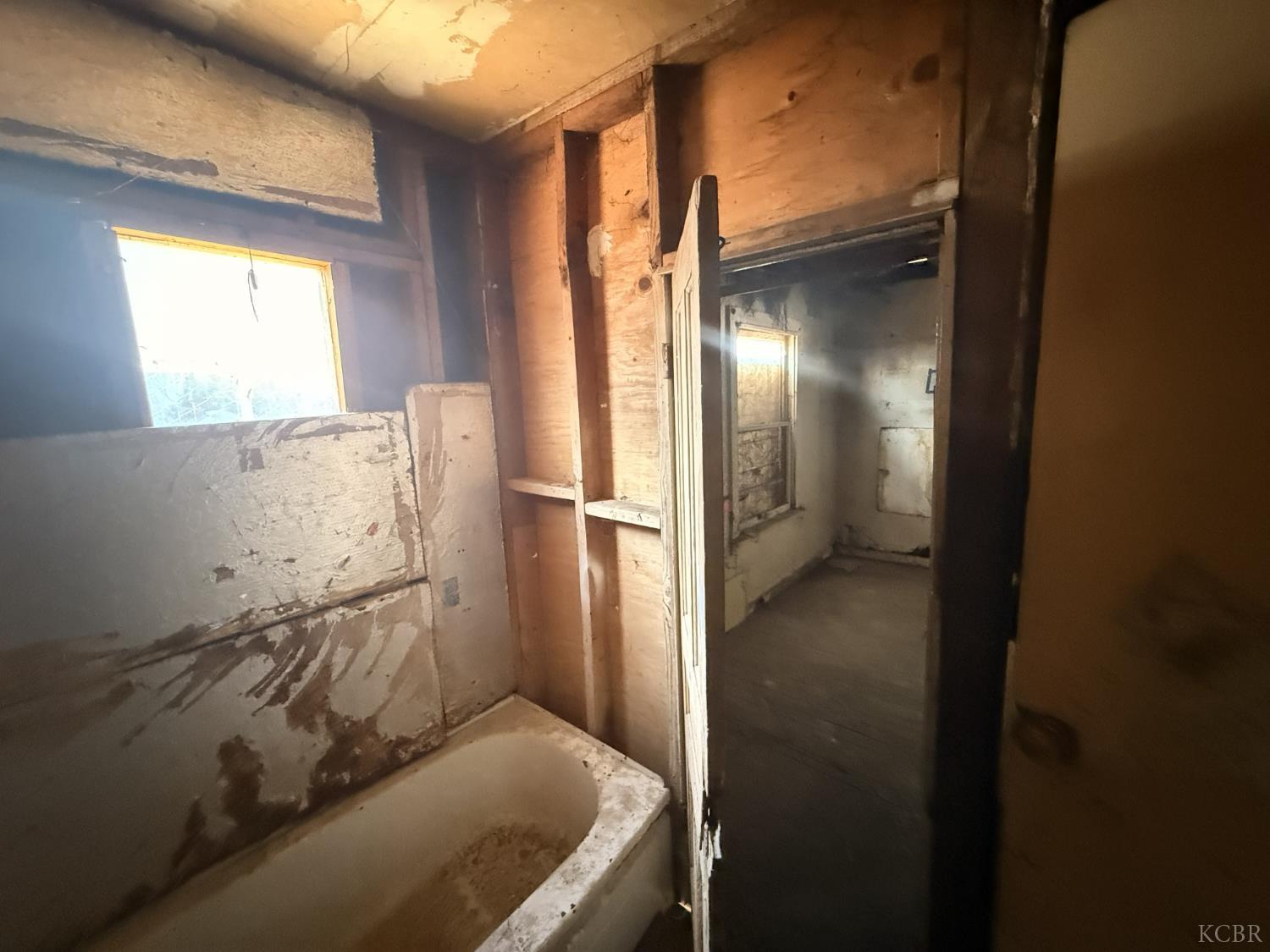 14055 Walnut, Armona, CA 93202