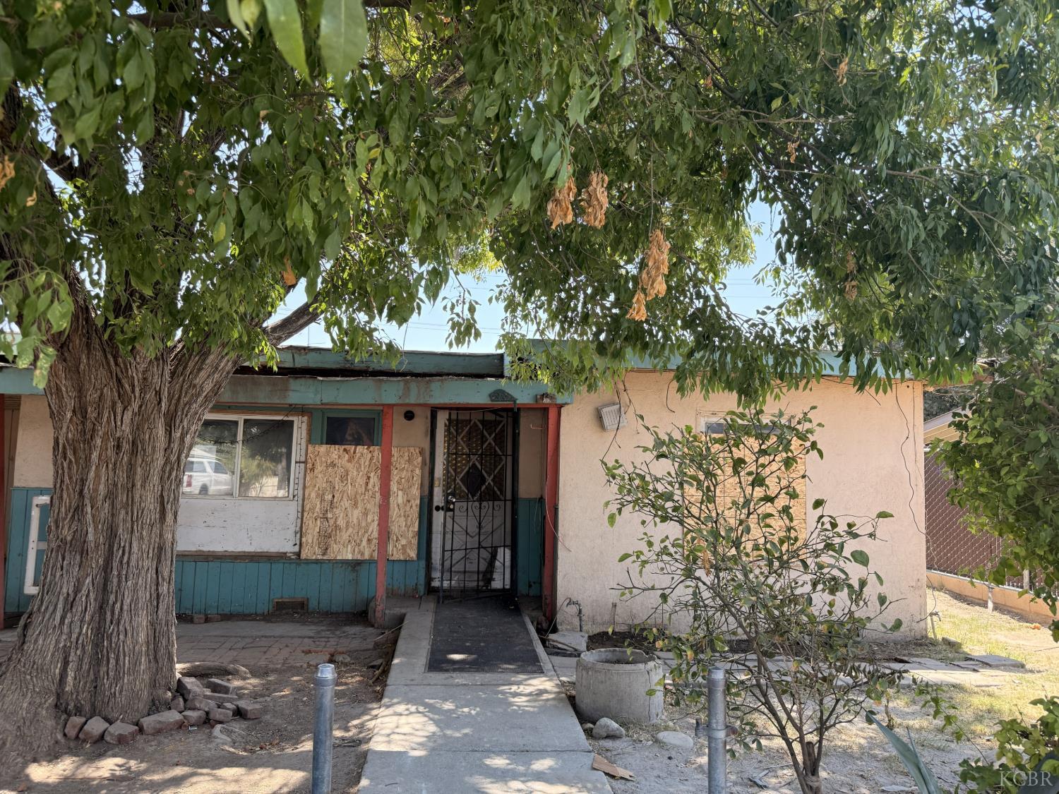 14055 Walnut, Armona, CA 93202