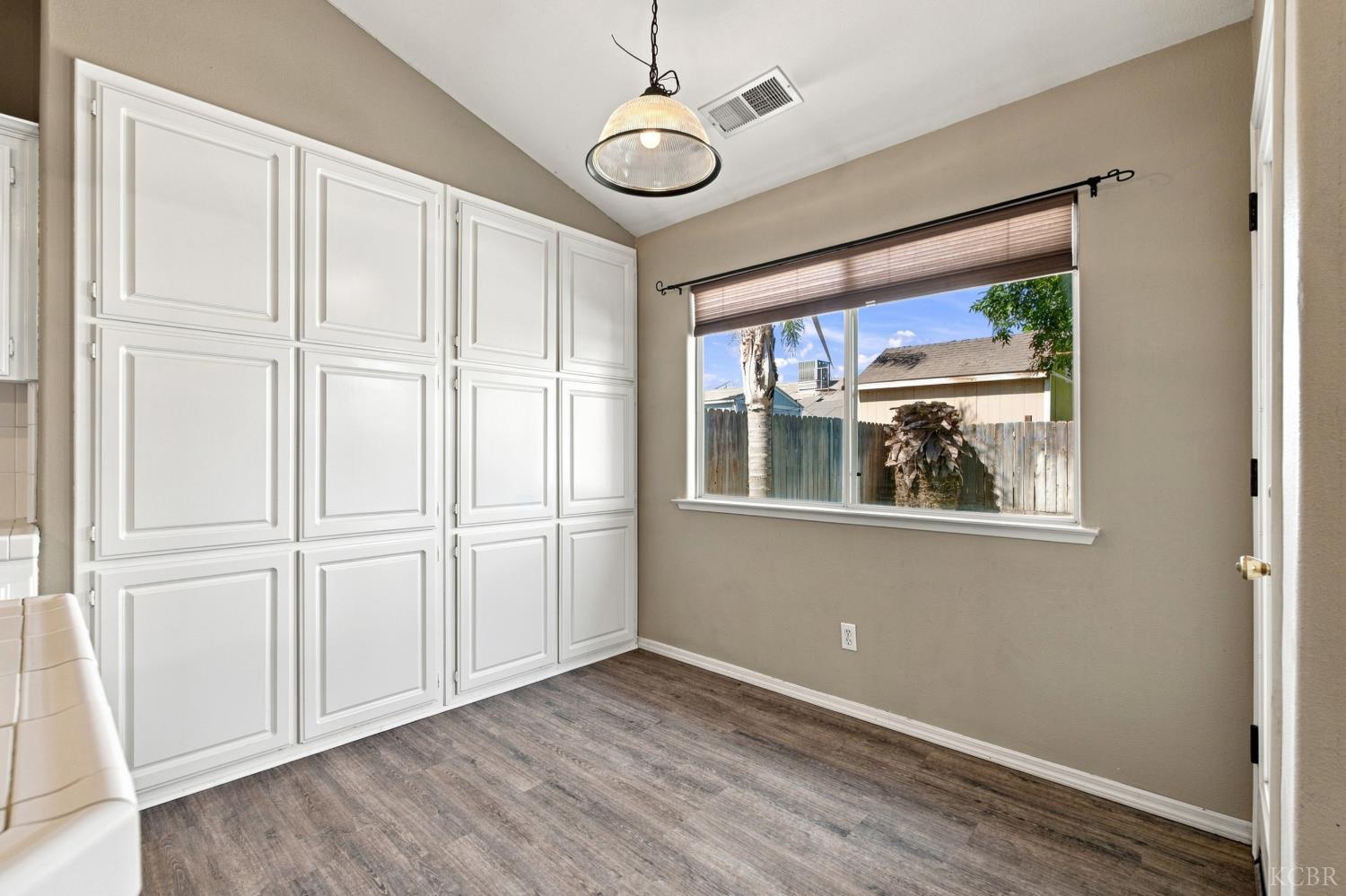 3024 Pine St, Hanford, CA 93230