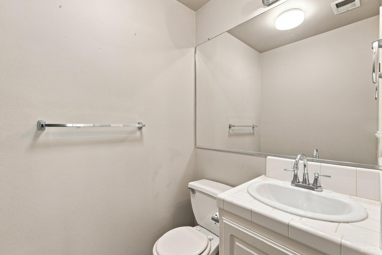 3024 Pine St, Hanford, CA 93230