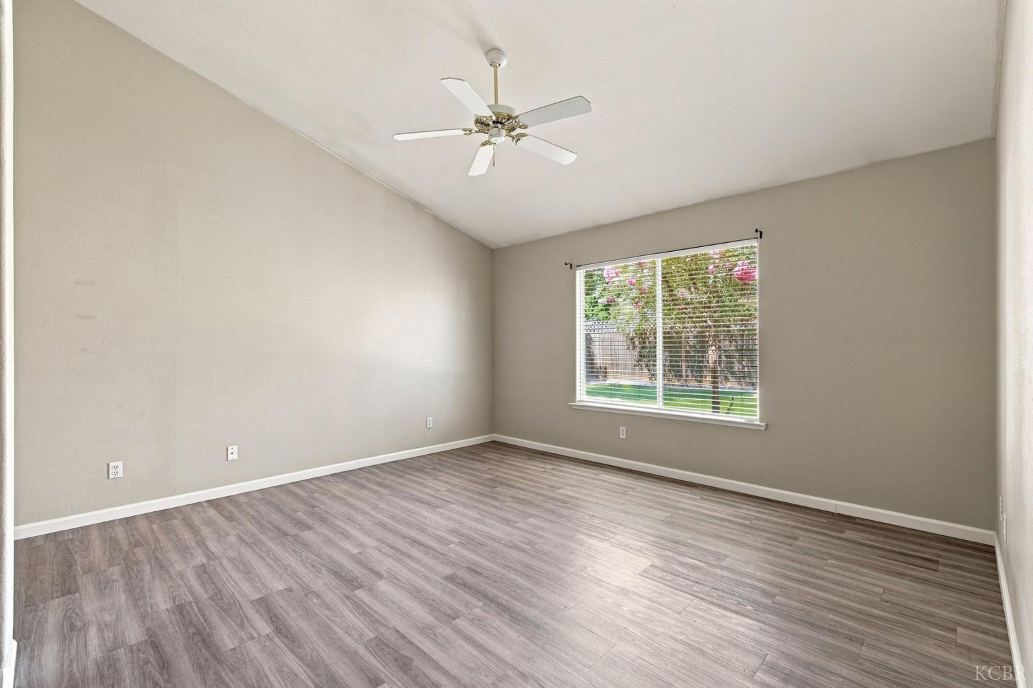 3024 Pine St, Hanford, CA 93230