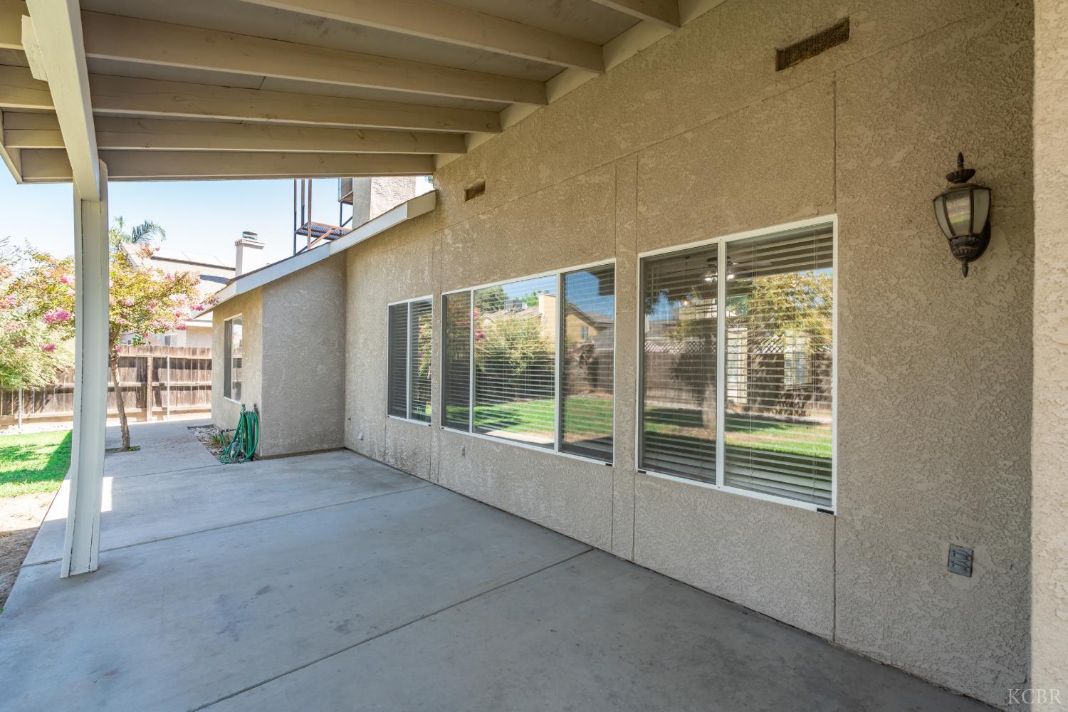 3024 Pine St, Hanford, CA 93230