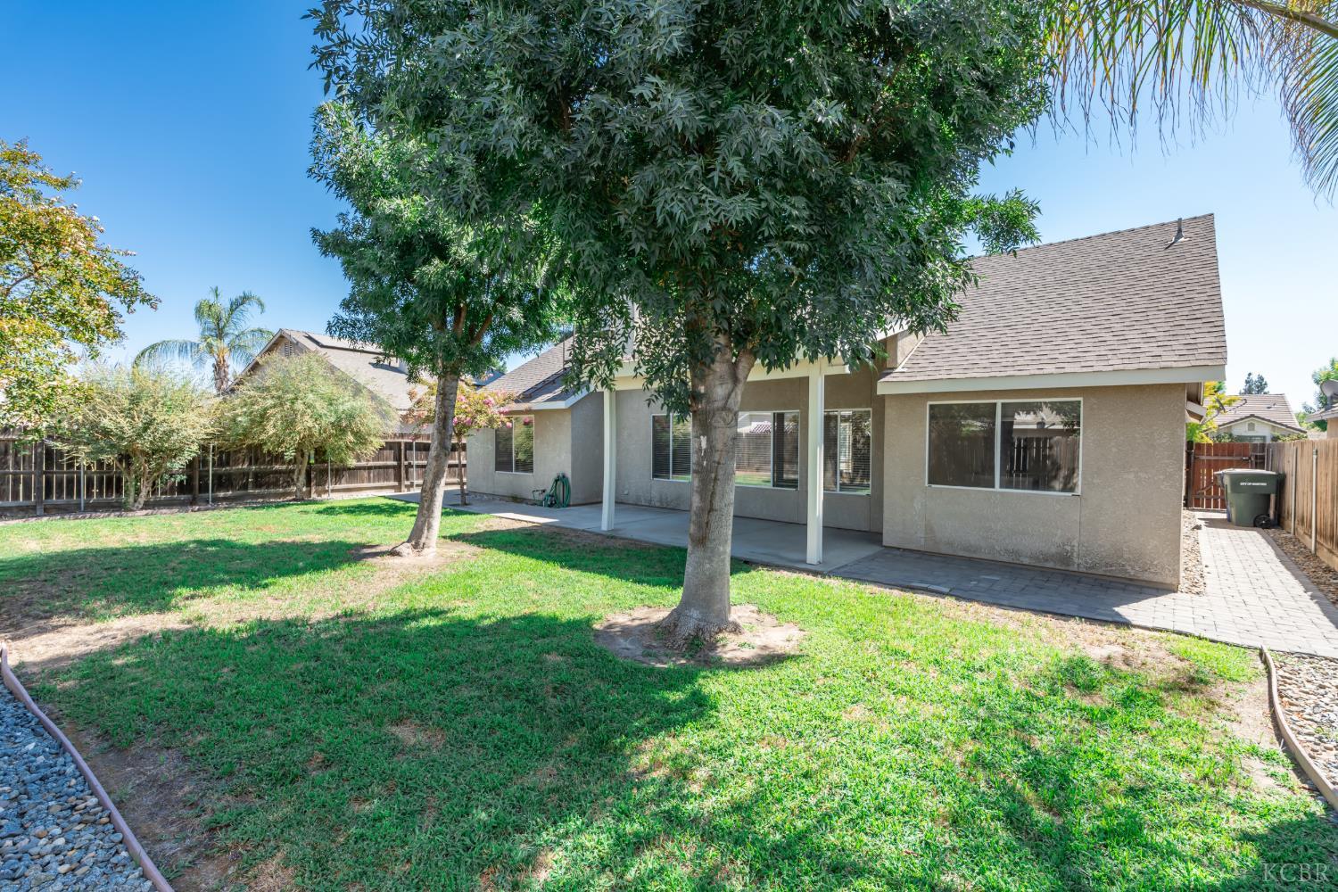 3024 Pine St, Hanford, CA 93230