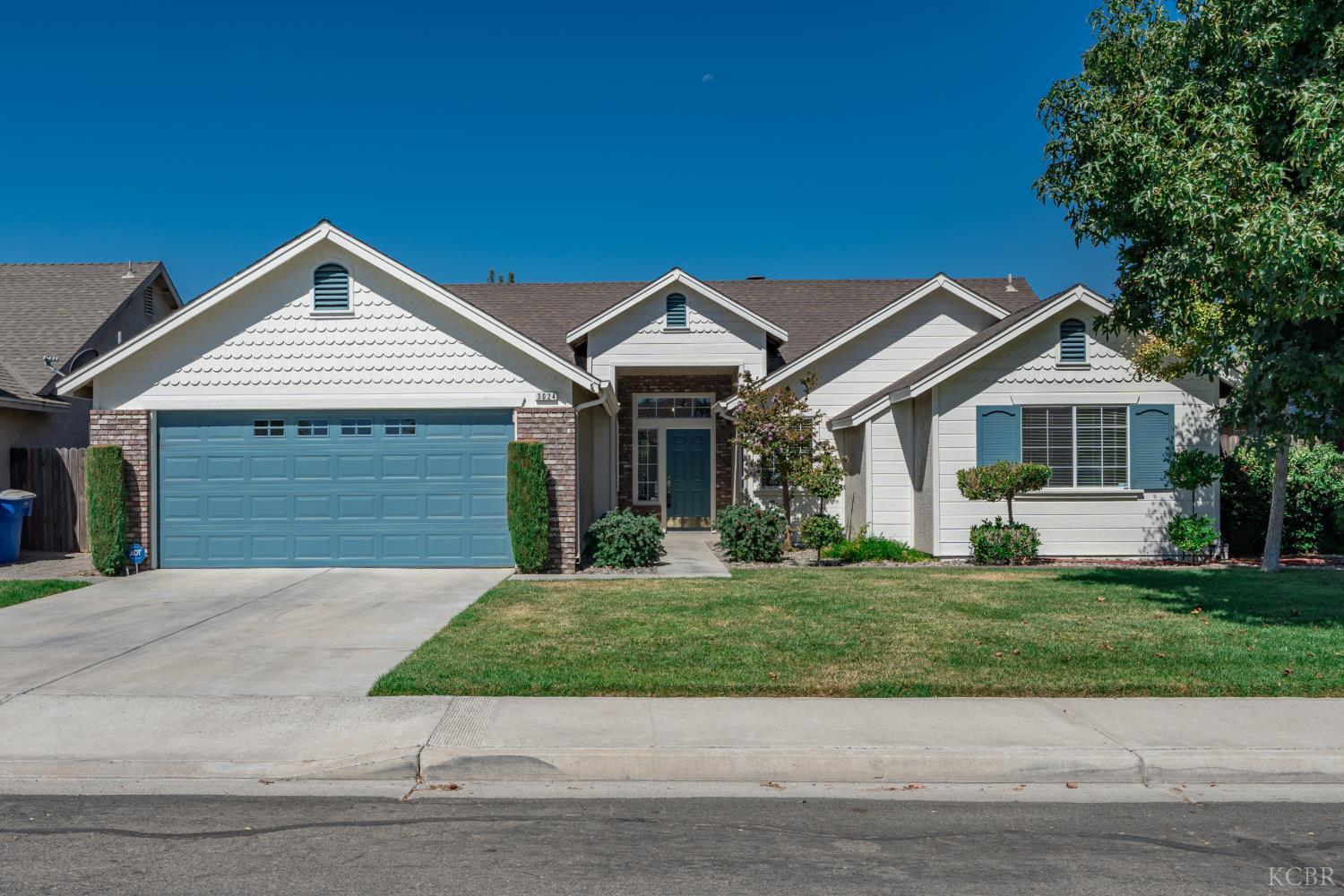 3024 Pine St, Hanford, CA 93230