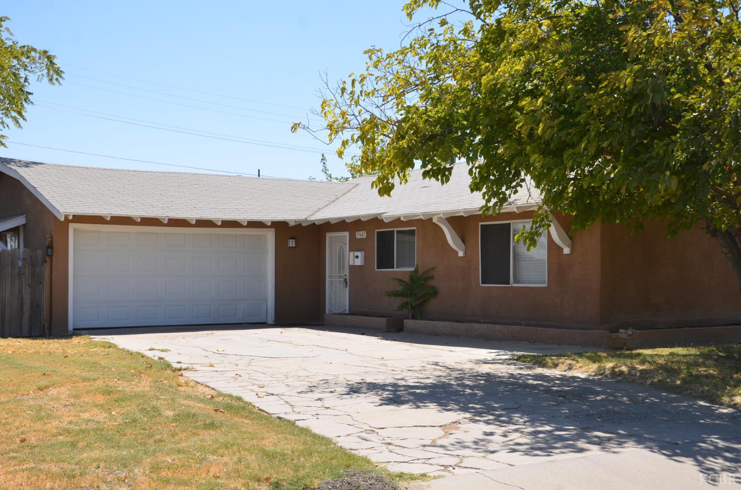 19663 Royal Ln, Lemoore, CA 93245